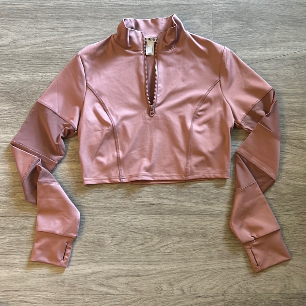 Cropped Athletic Pull Over 3/4 Zip
